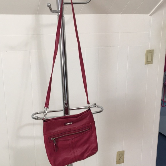 Pink leather Tignanello shoulder or crossbody EUC - Picture 4 of 7